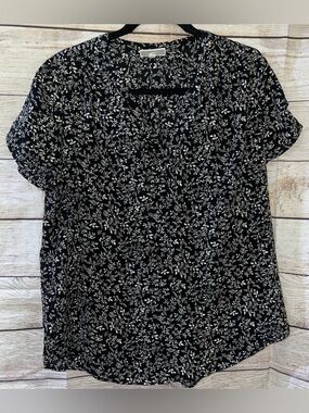 🤎3/$10 Pleione Black and White Floral Blouse Size Medium